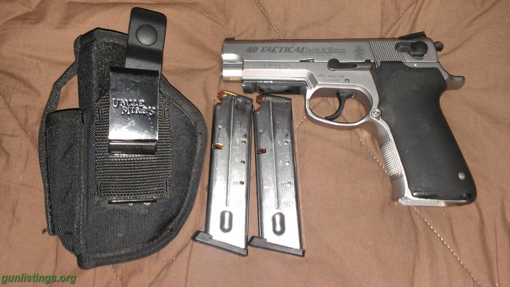 Pistols Smith And Wesson 40 Cal Tactical