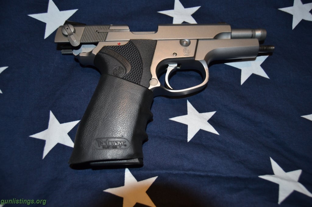 Pistols Smith And Wesson 9mm Mint Mod 5906