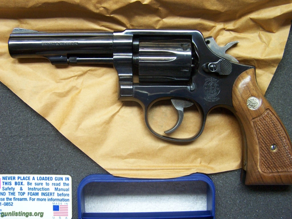 Pistols Smith And Wesson Model 10-8