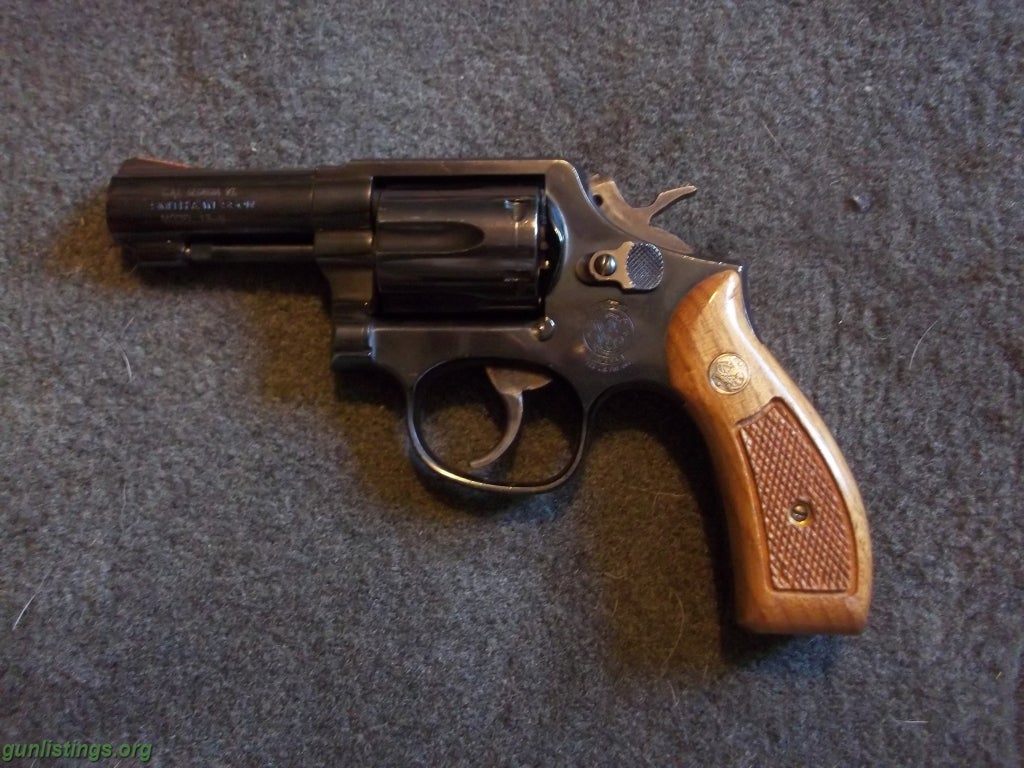 Pistols SMITH AND WESSON MODEL 13