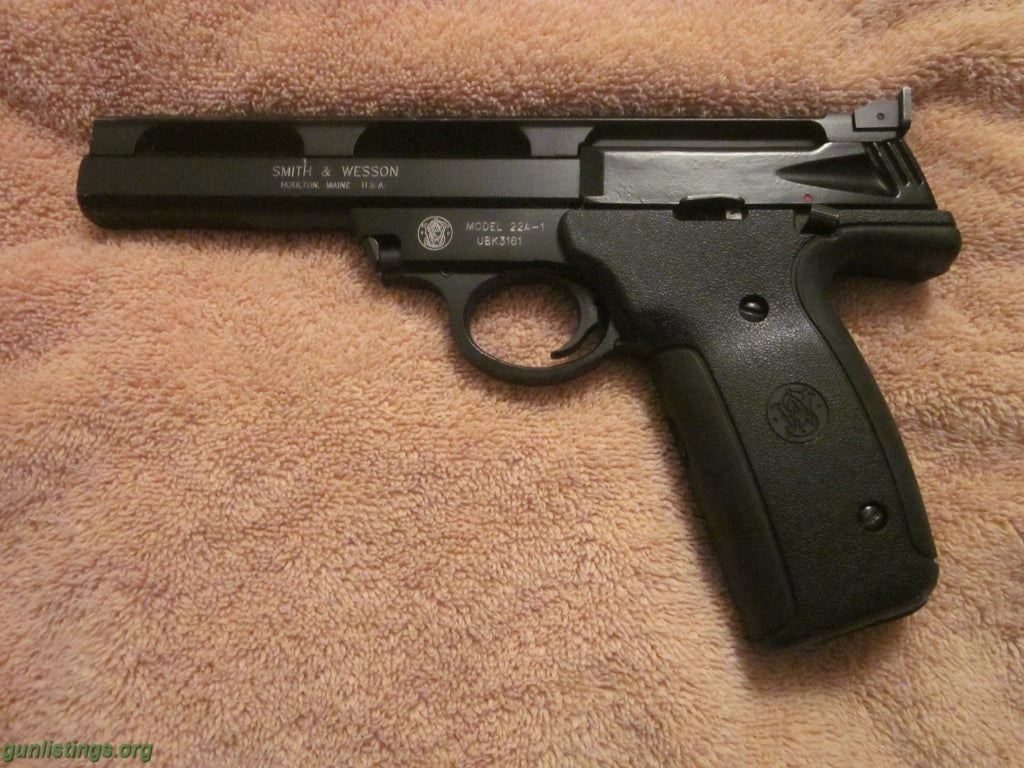 Gunlistings.org - Pistols Smith And Wesson Model 22A-1