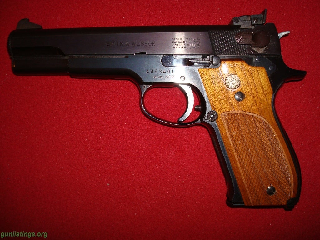 Pistols SMITH AND WESSON MODEL 52-2