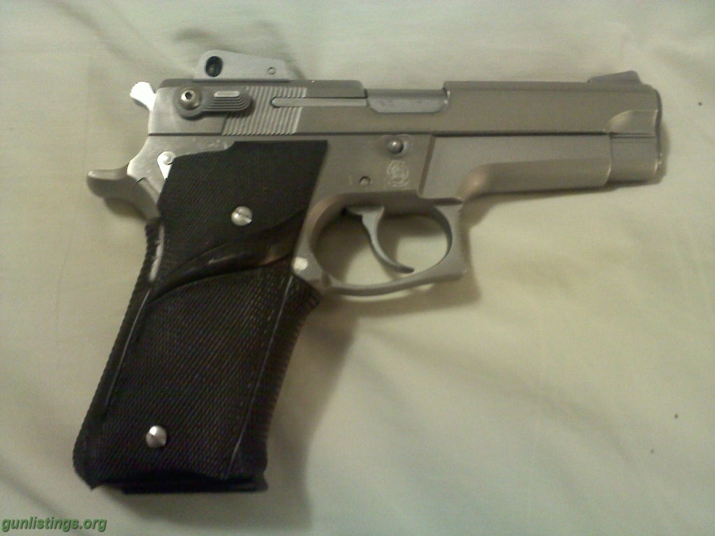 Pistols Smith And Wesson Model 659, 9mm