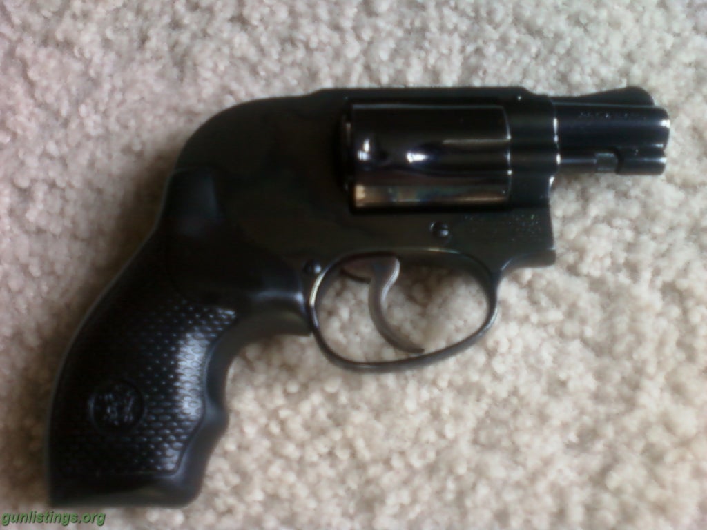 Gunlistings.org - Pistols SMITH WESSON ( BODYGUARD )MODEL-49....38 SPECIAL