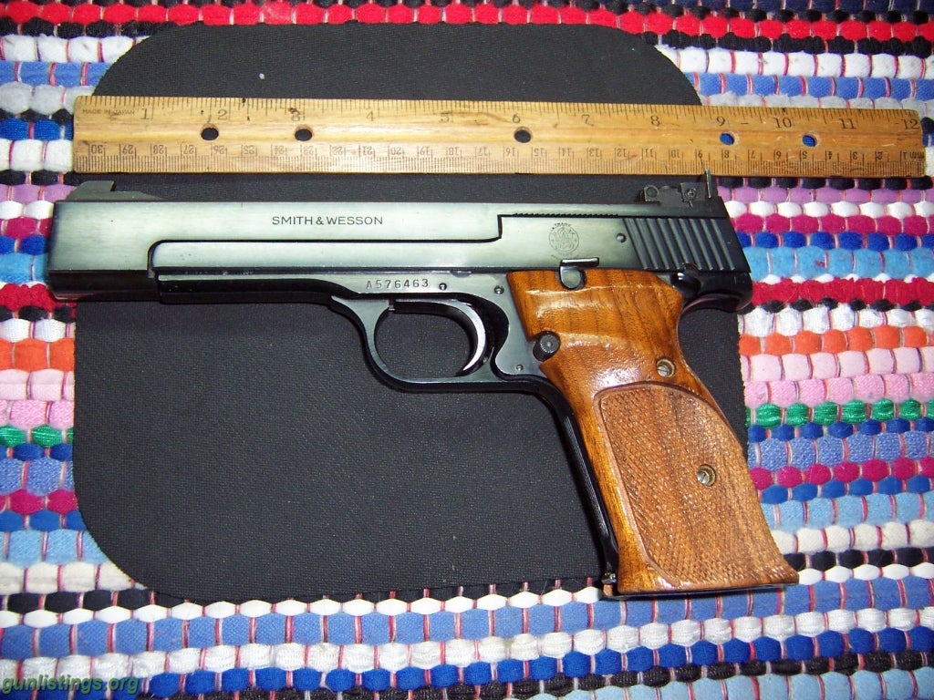 gunlistings-pistols-smith-wesson-model-41-22