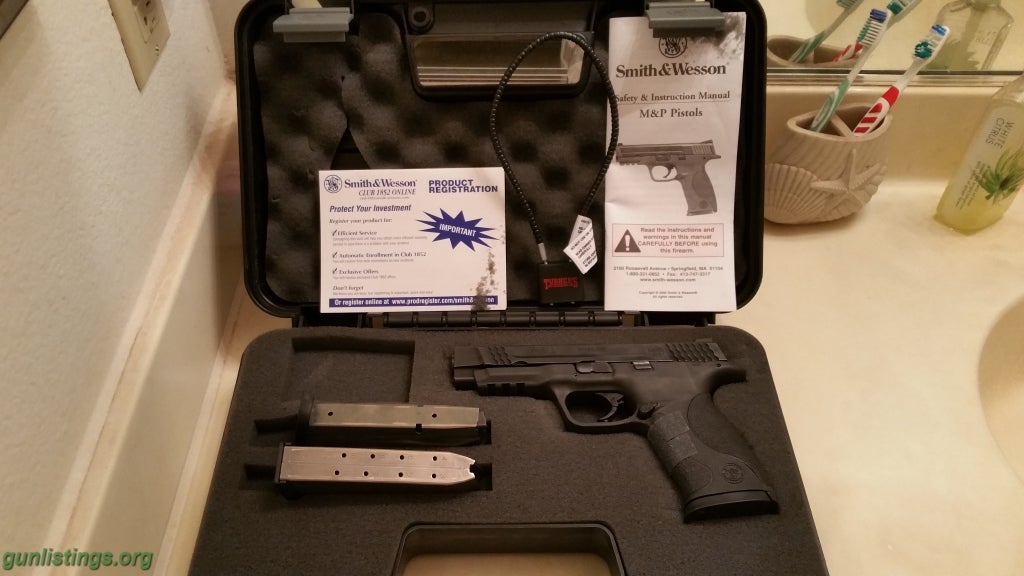 Pistols Smith& Wesson M&P 45acp Pistol