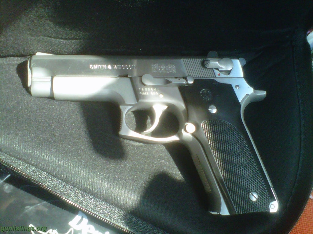 Pistols SMITH&WESSON