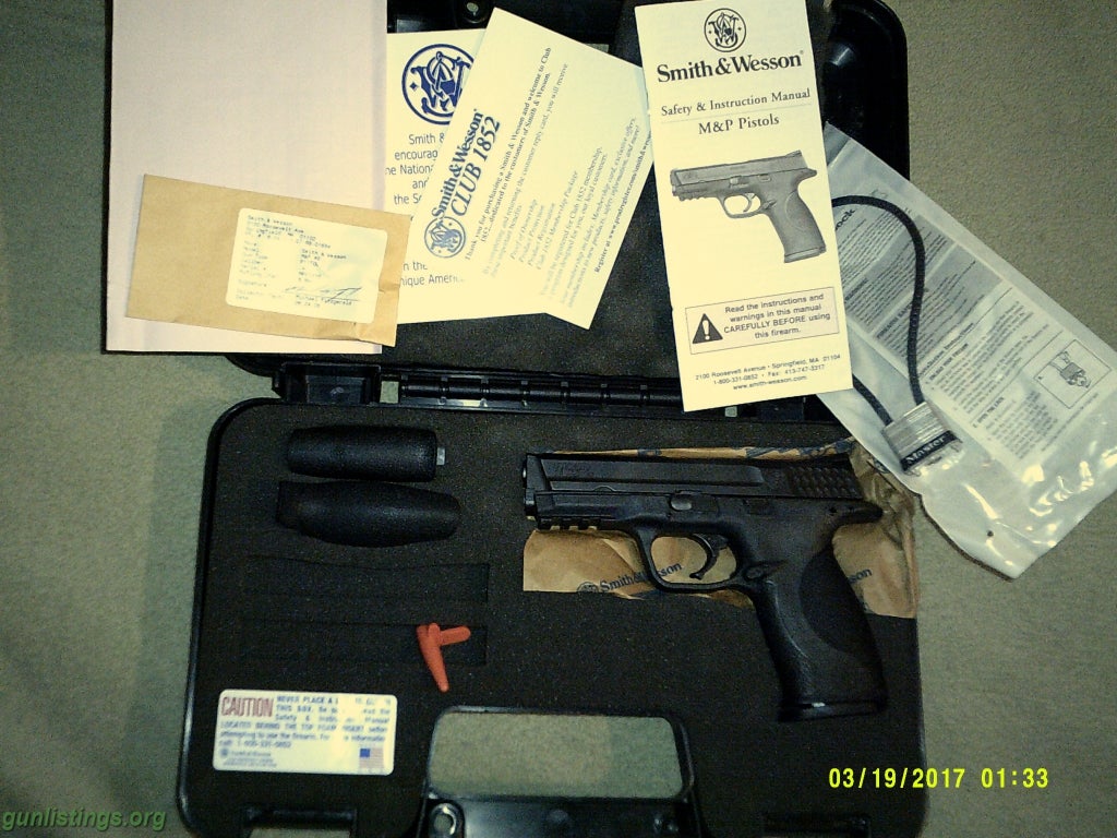 Pistols Smith&Wesson MP40 With Night Sights