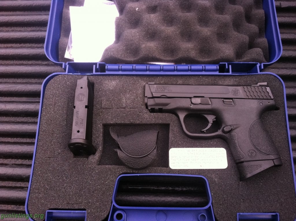 Gunlistings.org - Pistols Smith&Wesson M&P 40 Comp.