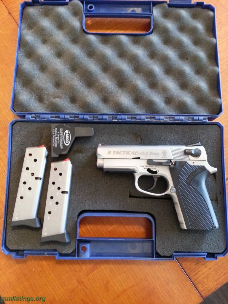 Pistols S&W 3913 TSW