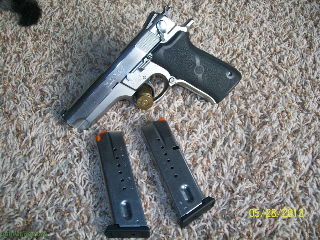 Pistols S&W 5906