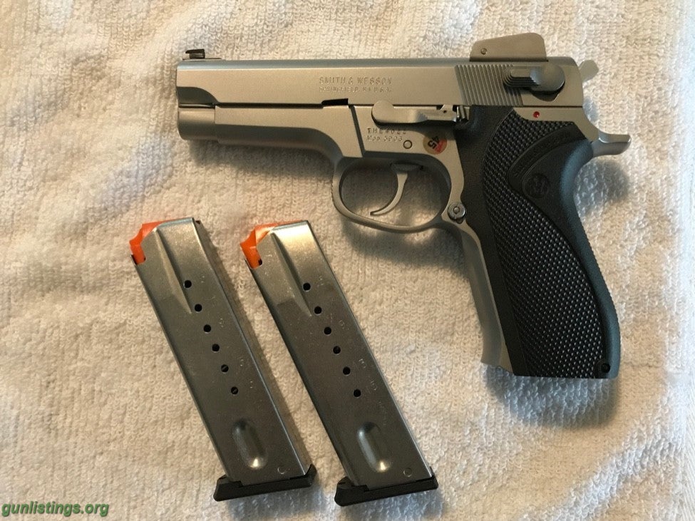 Pistols S&W 5906