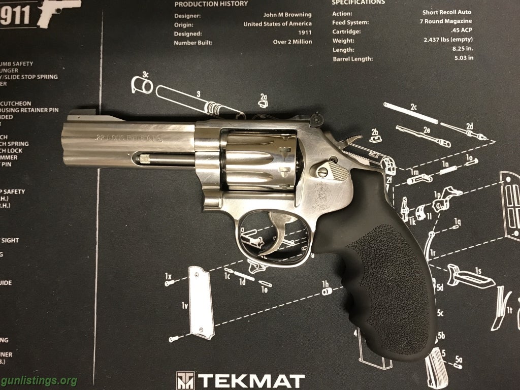 Pistols S&W 617 Revolver (22LR)