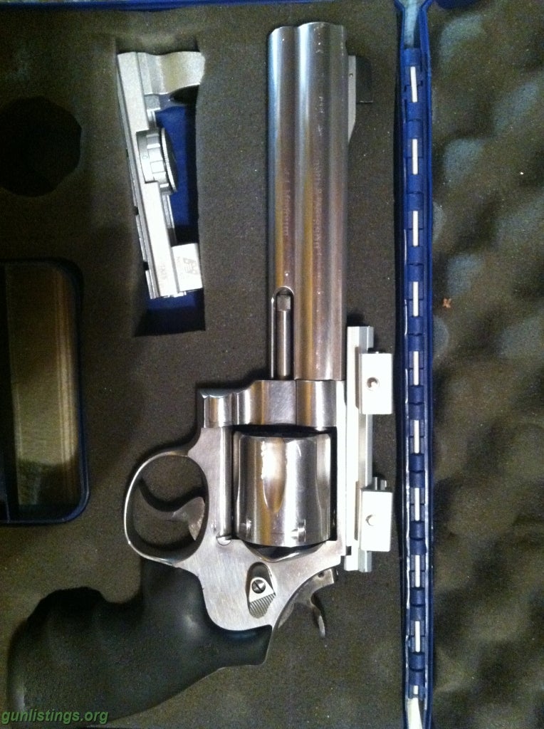 Pistols S&W 629 .44 Mag W/scope