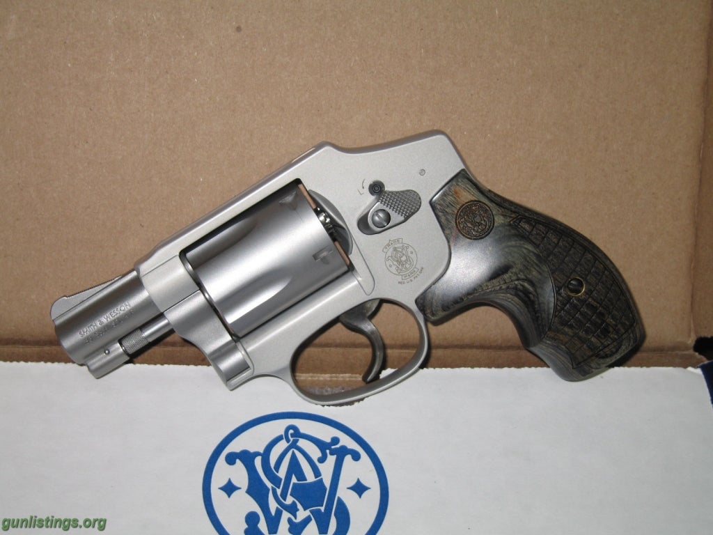 Pistols S&W 642 Stainless