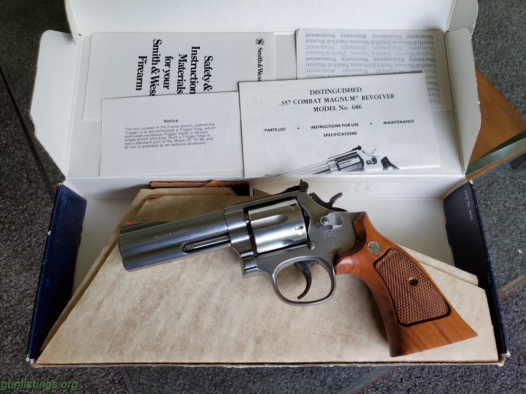 Pistols S&W 686