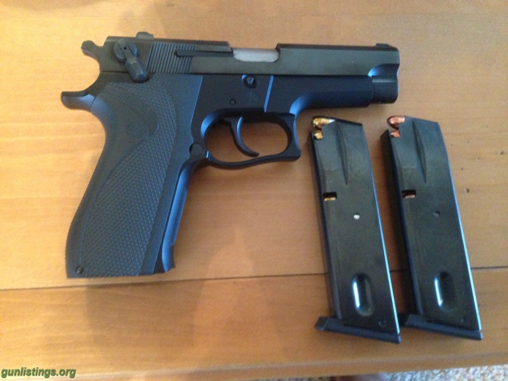 Pistols S&W 9mm 5904