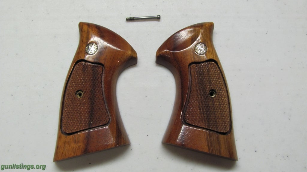 Pistols S&W  N-Frame Checkered Wood Target Grips