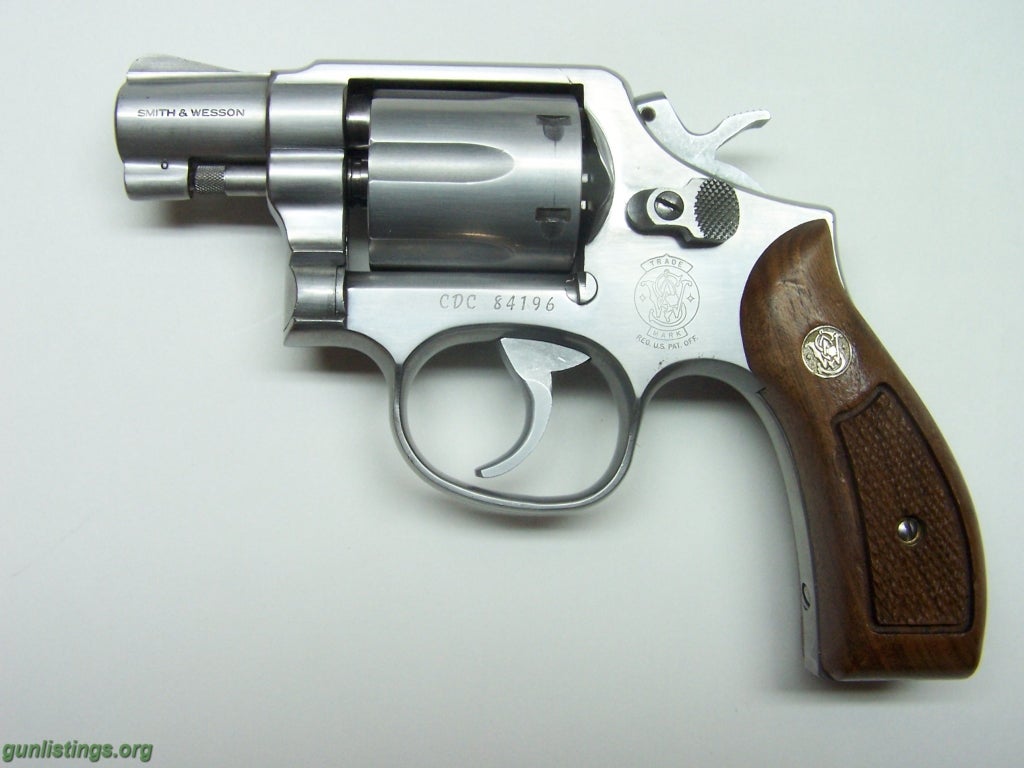 Pistols S&W Model 64-2 Snubbie