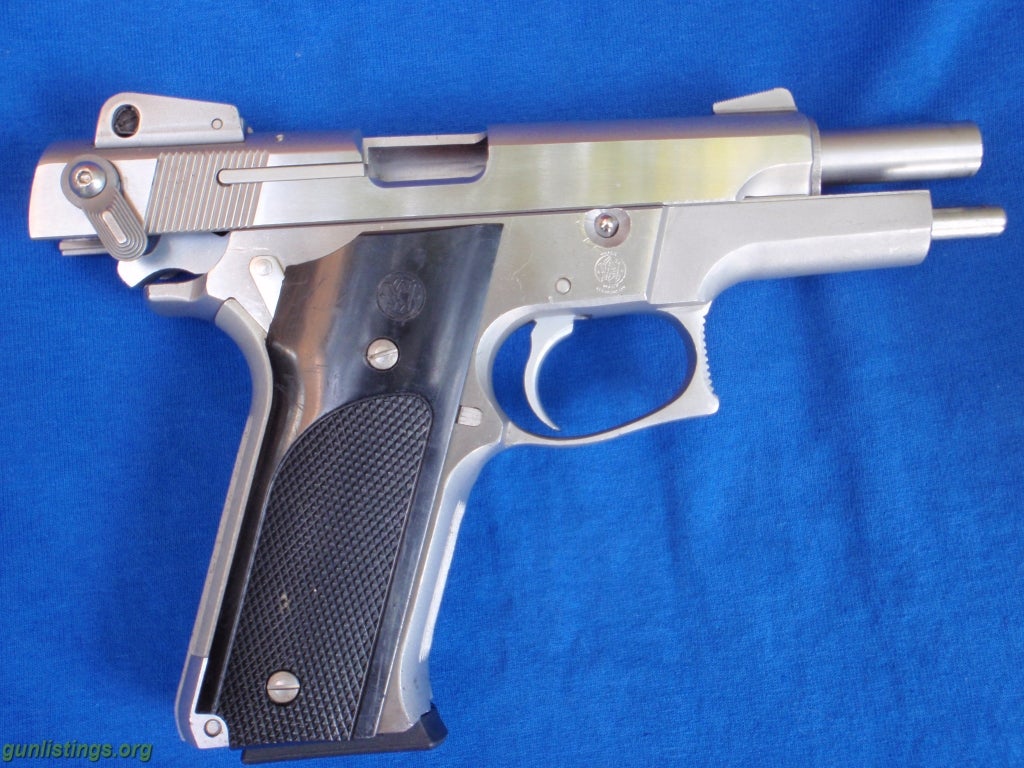 Pistols S&W Model 659 And Accessories