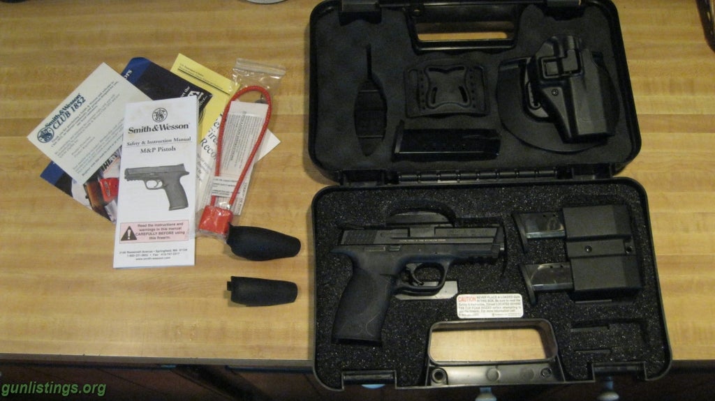 Pistols S&W M&P .40 Cal Carry/range  Kit