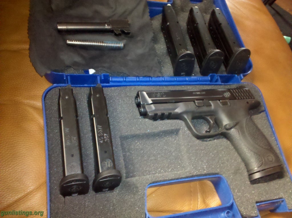 Gunlistings.org - Pistols S&W M&P .40 With 9mm Conversion Kit