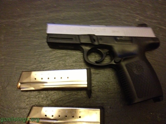 Pistols S&W SW9VE 9mm