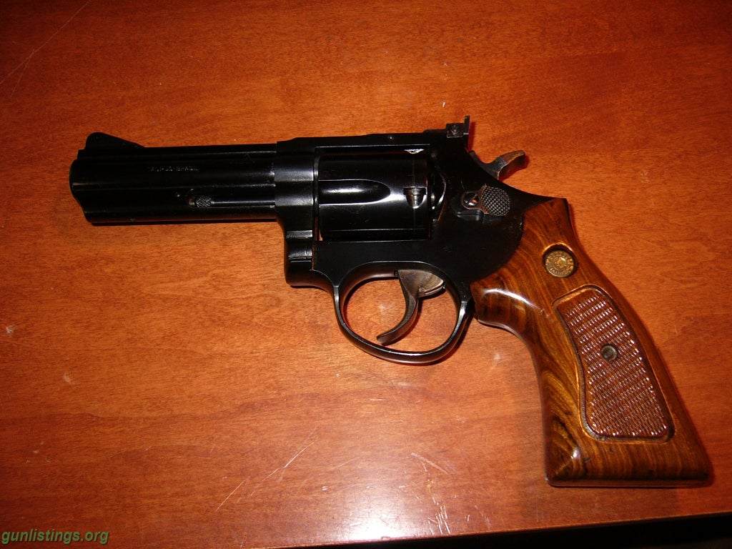 Pistols Taurus 44 Special