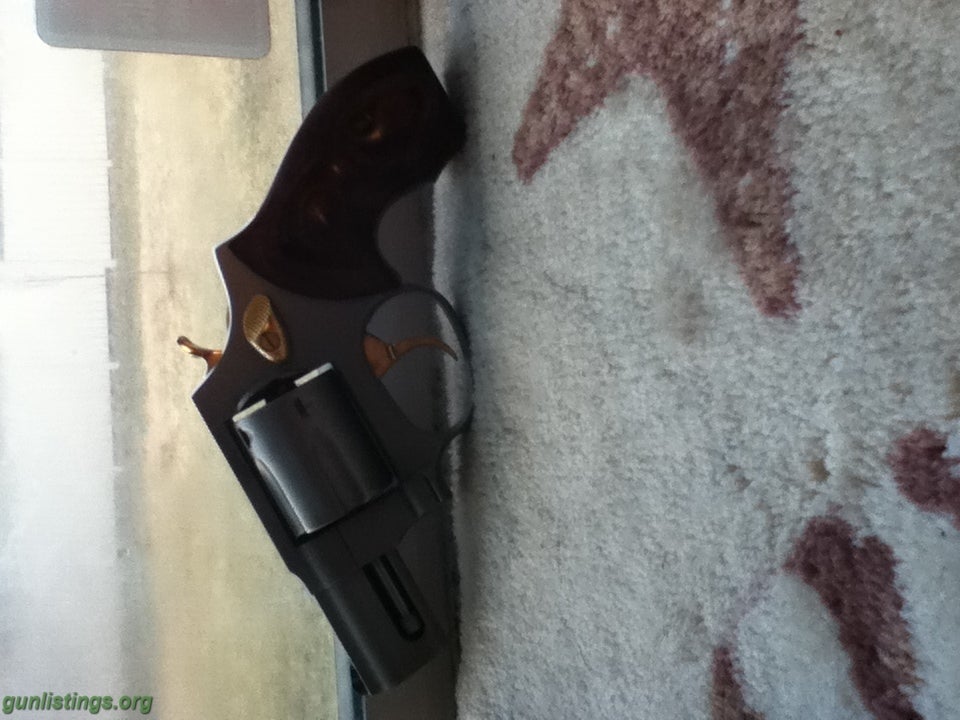 Pistols Taurus M85 38 Special W/gold Accents W/rosewood Grip