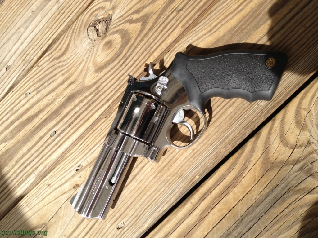 Pistols Taurus Model 44