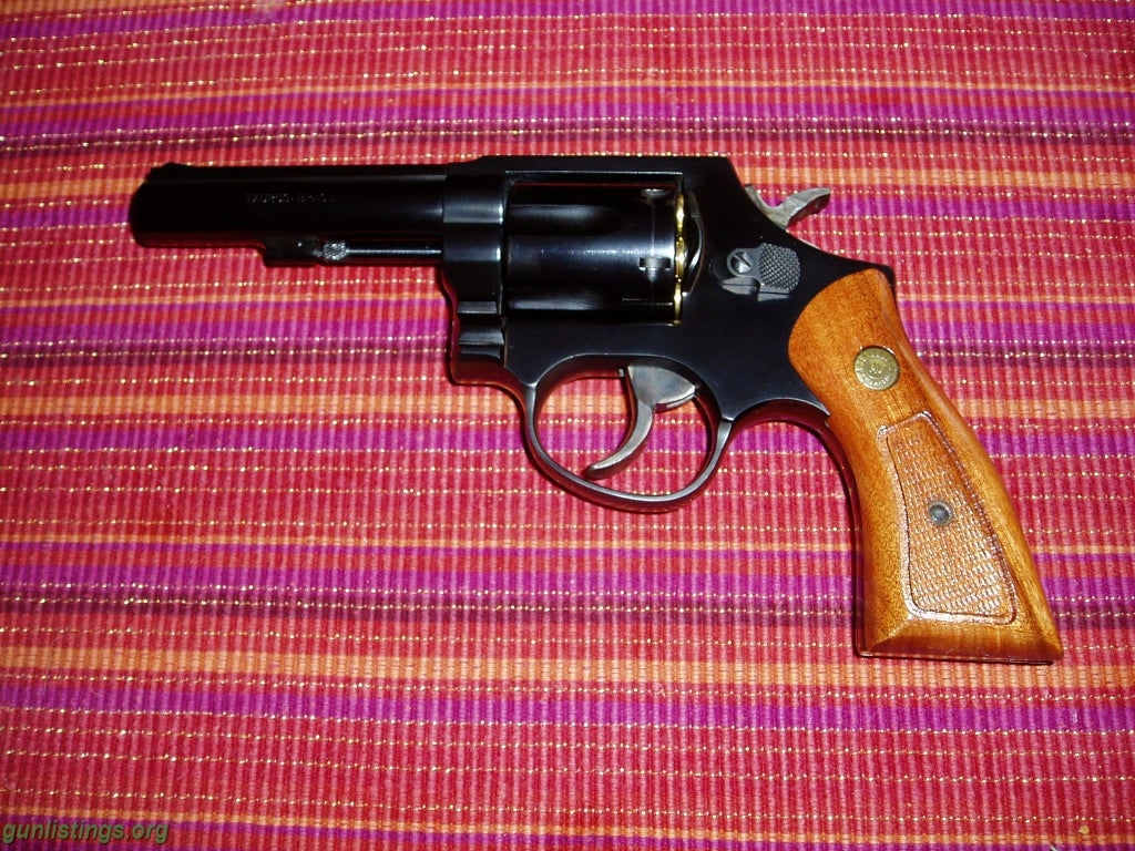 Pistols Taurus Model 82