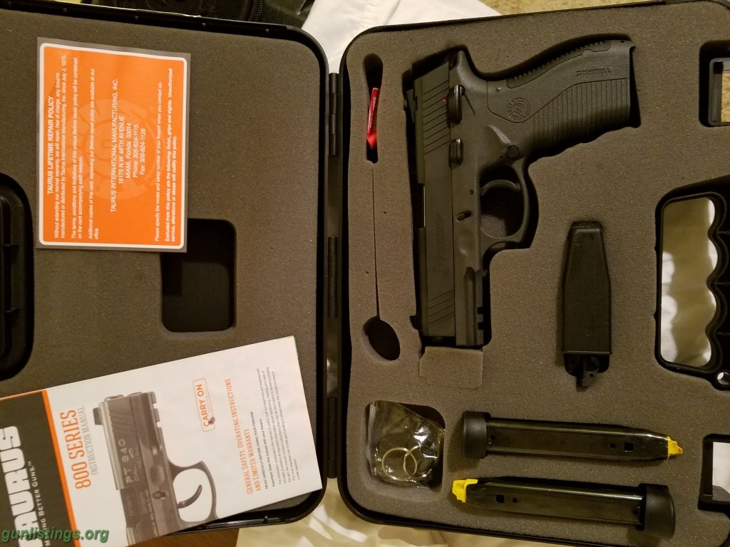 Pistols Taurus PT809 9mm