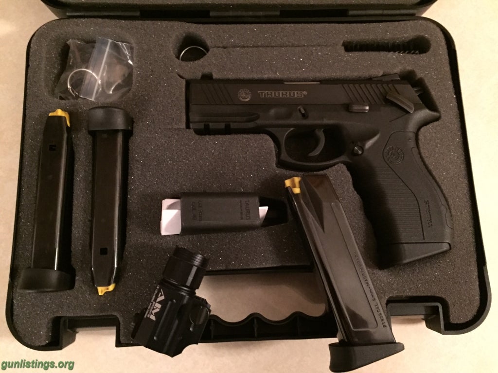 Pistols Taurus PT-809 With Several Extras