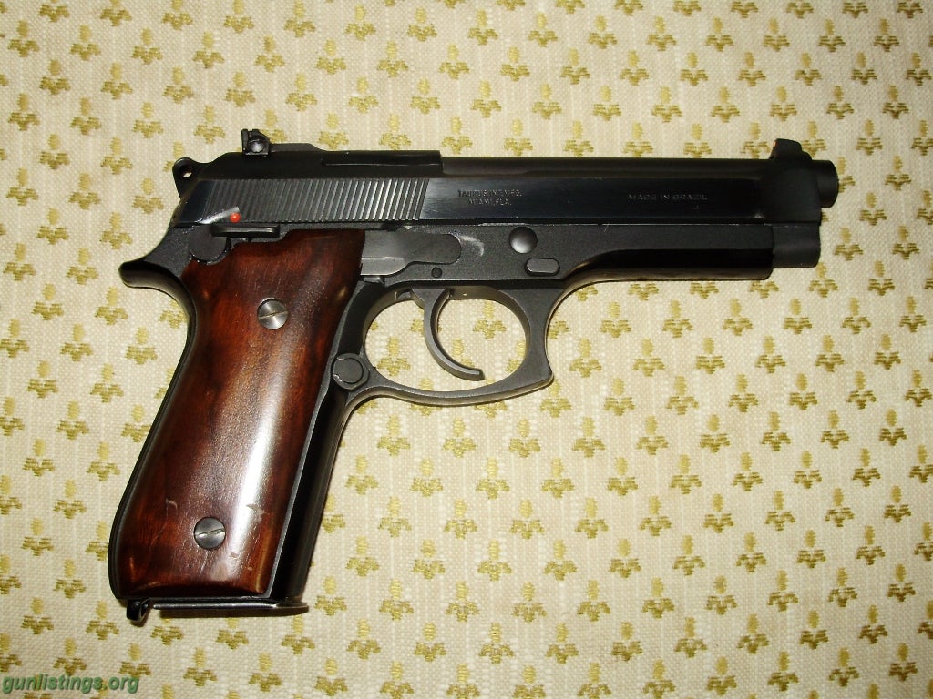 Pistols Taurus PT99