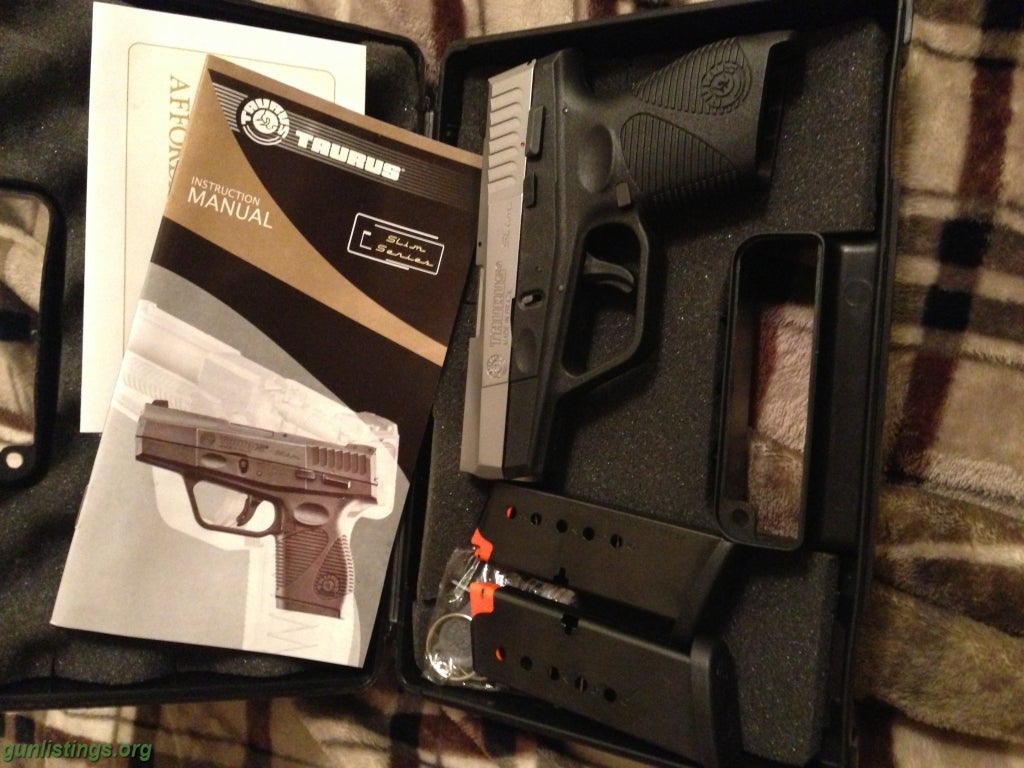 Pistols Taurus Slim PT 740