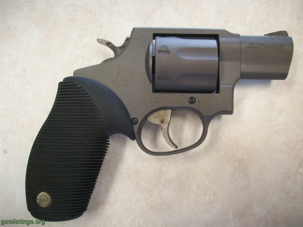 Pistols Taurus Titanium 357