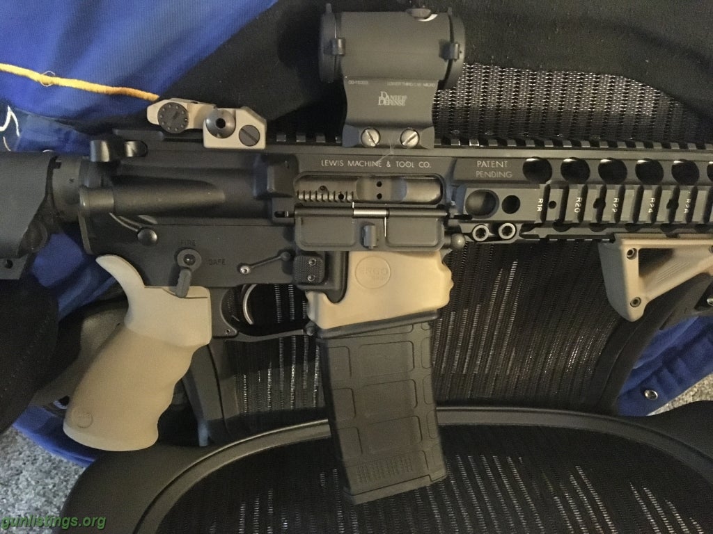 Rifles LMT AR 15 LOADED WITH EXTRAS