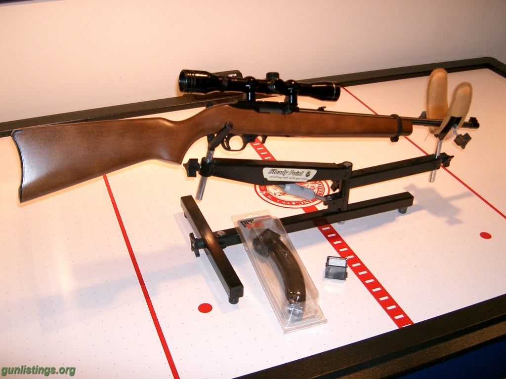 Rifles Ruger 10/22 With Scope And Extra Banana Clip