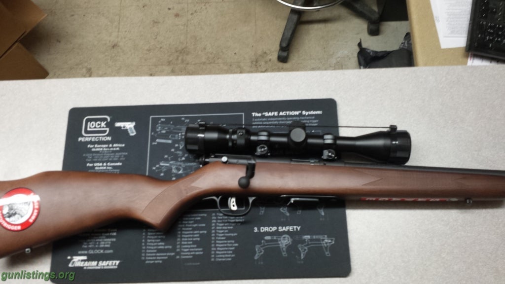 Rifles SAVAGE 93R17 GVXP 17HMR 21