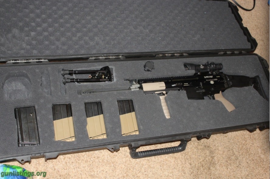 Rifles Scar 17s   .308   4mgs  ACOG TA11. Extras!!