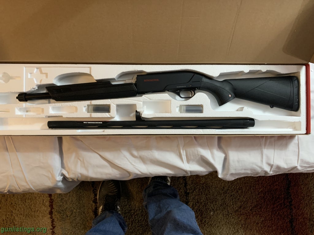 Shotguns SXP 20 Gauge Black Shadow Winchester Pump