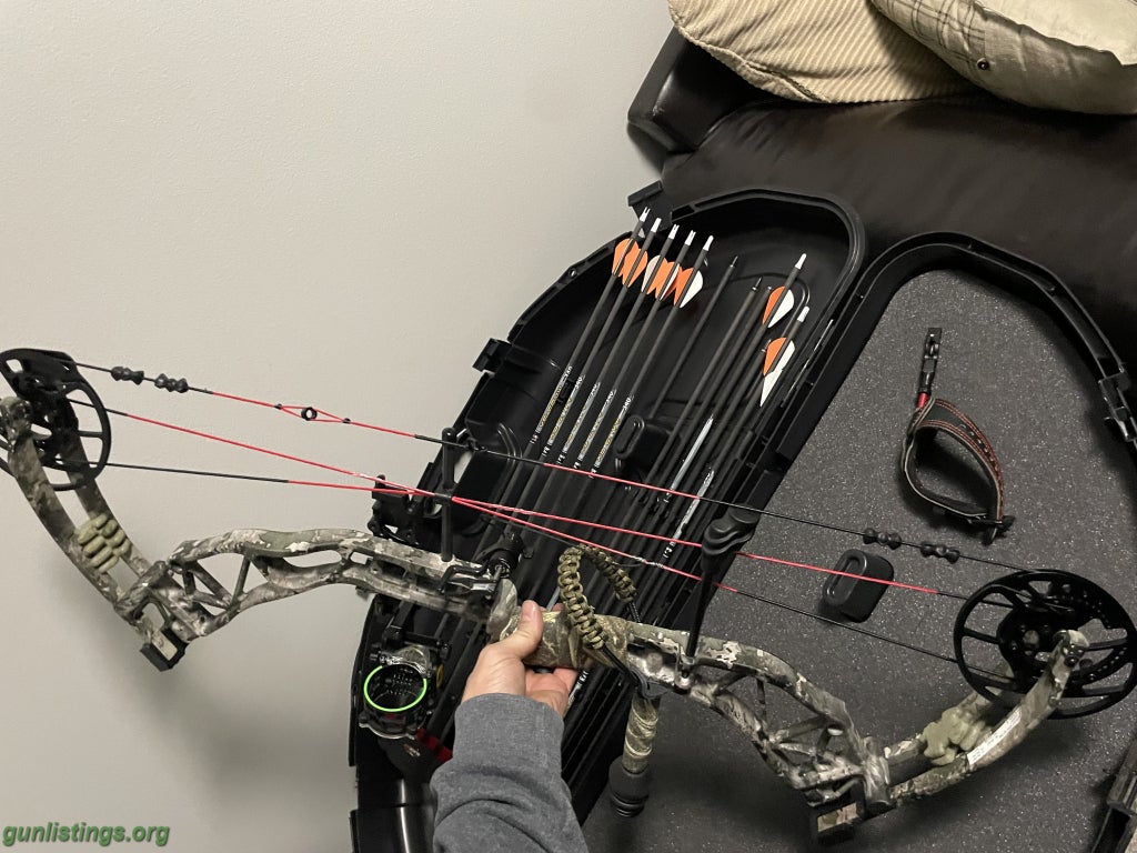 Misc Blackout Epic X2 Compound Bow With Extras (trade)