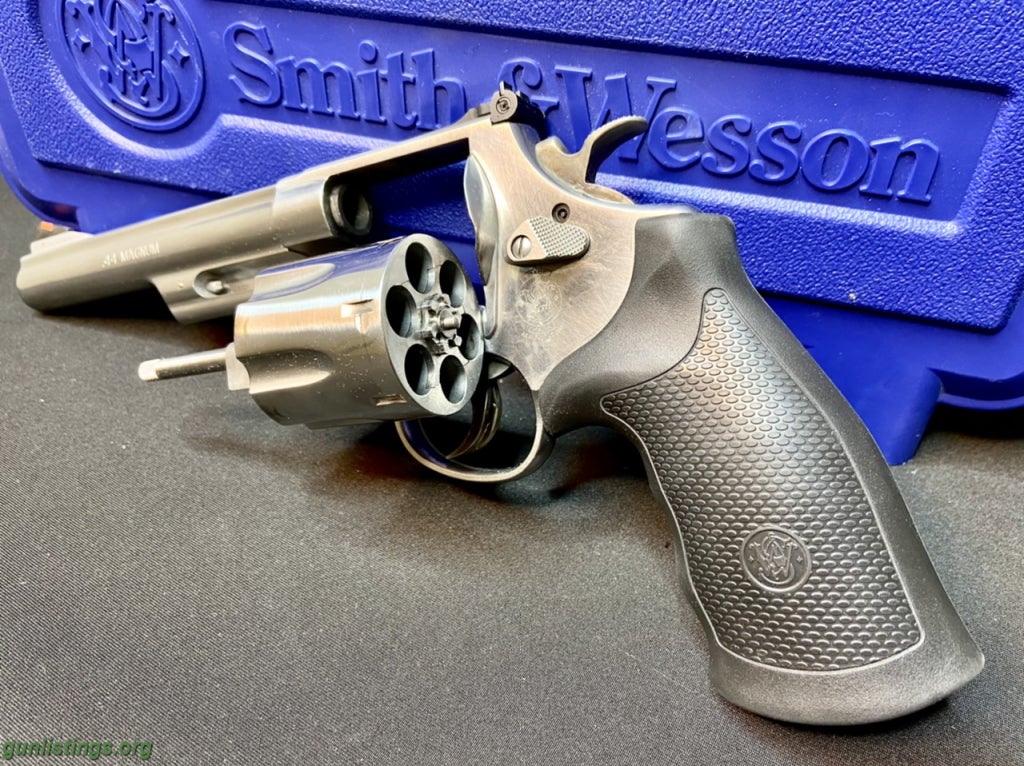 Pistols 44 Magnum Smith And Wesson Stainless 6in Revolver