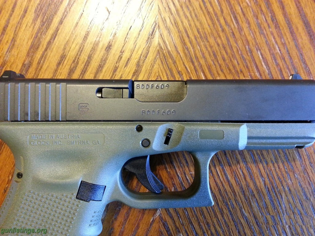 Pistols Glock 19 Gen 4 BFG Battle Field Green