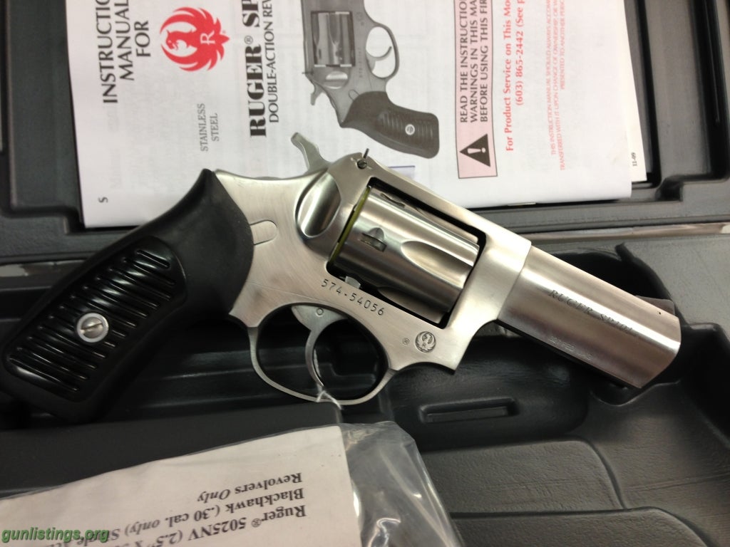 Pistols Ruger SP101, 327 Federal, Pristine Condition