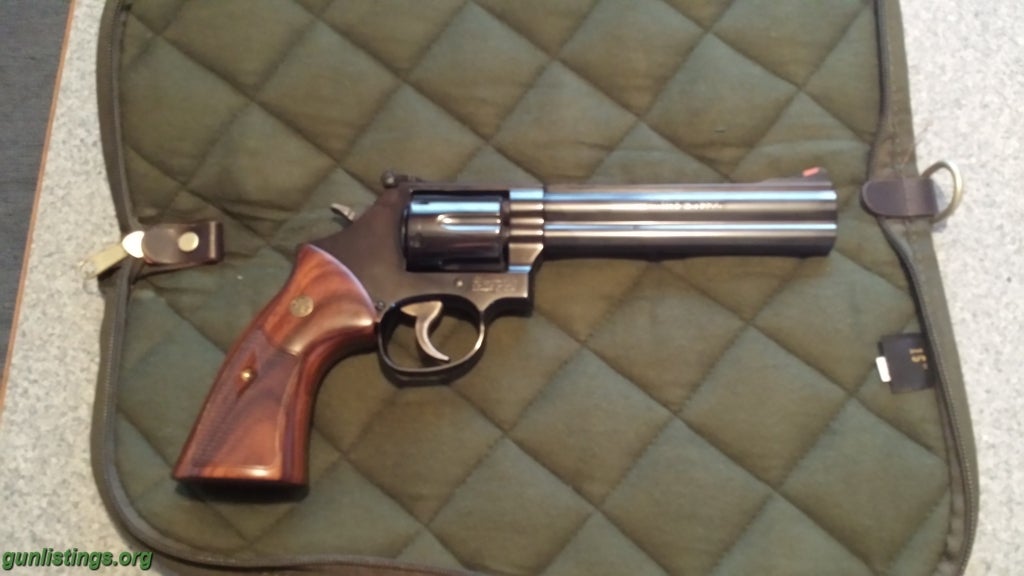 Pistols Smith & Wesson 586 .357 Revolver