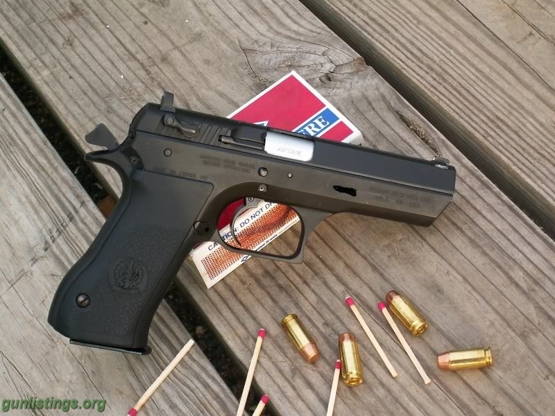 Pistols Baby Eagle .40