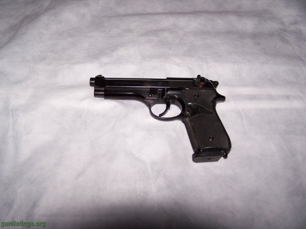 Pistols Baretta 9mm