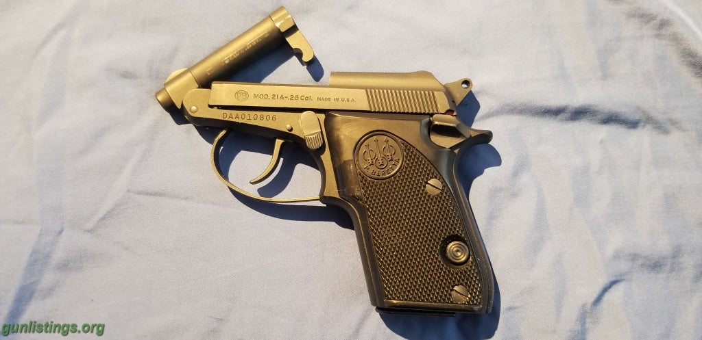 Pistols Beretta 21A  25 Acp Bobcat Like New! With Ammo!