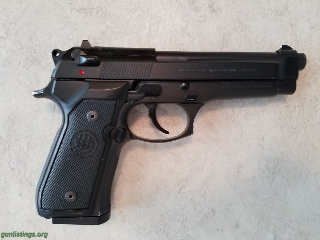 Pistols Beretta 92FS